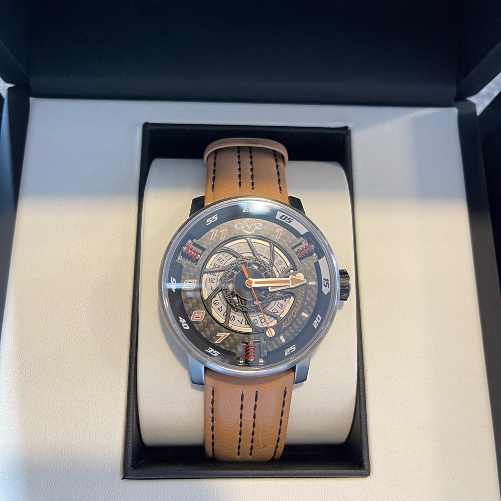 Watches gevril motorcycles worth 1600$ i want 400